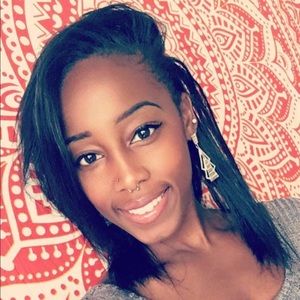 Meet your Posher, Samara